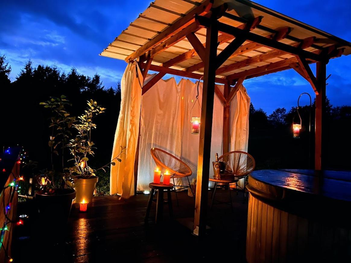 Domaine Le Manoir, Gites De Charme Et De Caractere Avec Piscines Privatisees Et Spa Nordique Fossemagne Exterior foto